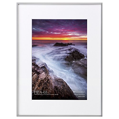 単品シルバー/A4/HFA-03SV-A4 ・Size:A4Style:単品Color:シルバー ・パッケージ個数:1 ・展示会等に最適なワイドマットタイプの日本製アルミ額縁 ・額縁外寸法: W304